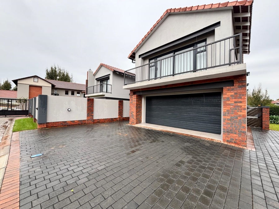 4 Bedroom Property for Sale in Grimbeeck Park North West